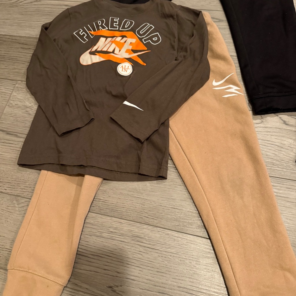 Boys size 5 Nike clothing - Picture 6 of 10